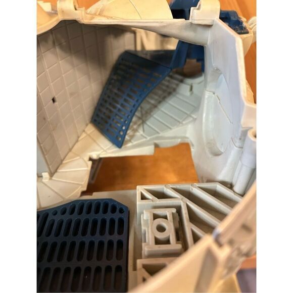 Star Wars Galactic Heroes Millennium Falcon Spaceship Hasbro 2001 (8171) READ - Picture 16 of 16